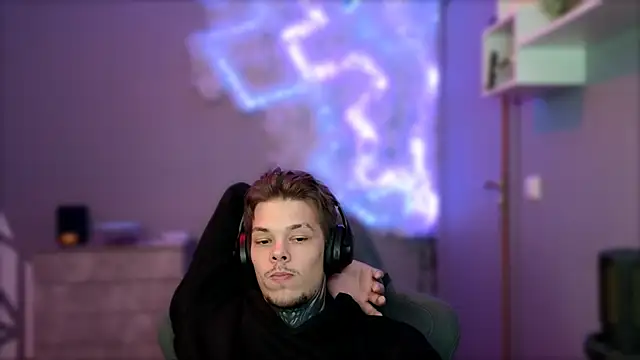 Snapshot of DENIS_HERE chatting on 12.14.24 DENIS HERE online show from 12.14.24