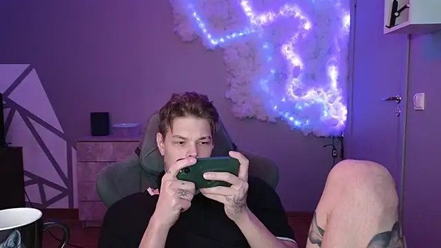 Snapshot of DENIS_HERE chatting on 12.15.24 DENIS HERE online show from 12.15.24