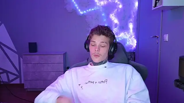 Snapshot of DENIS_HERE chatting on 12.16.24 DENIS HERE online show from 12.16.24