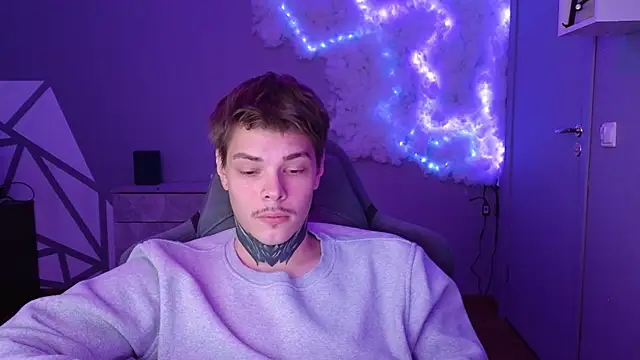 Snapshot of DENIS_HERE chatting on 12.24.24 DENIS HERE online show from 12.24.24