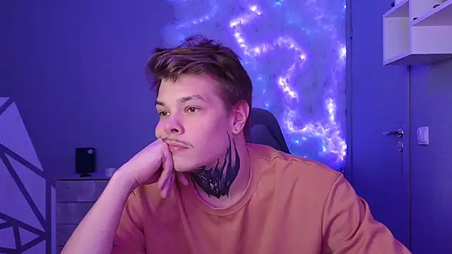 Snapshot of DENIS_HERE chatting on 12.30.24 DENIS HERE online show from 12.30.24