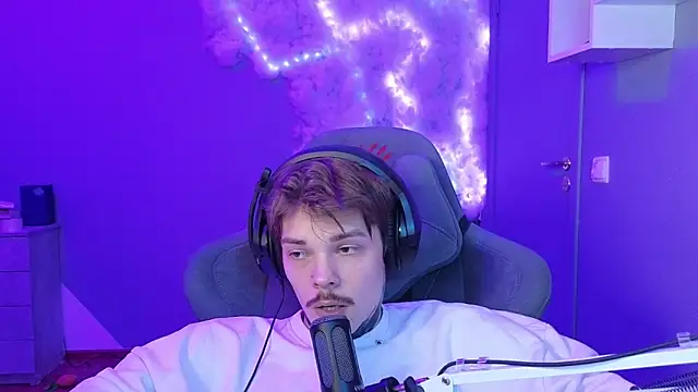 Snapshot of DENIS_HERE chatting on 01.23.25 DENIS HERE online show from 01.23.25