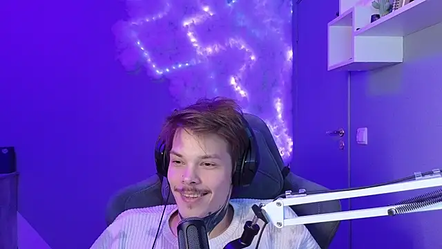 Snapshot of DENIS_HERE chatting on 01.26.25 DENIS HERE online show from 01.26.25