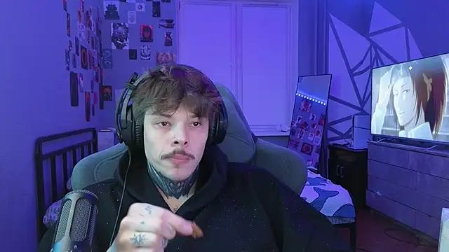 Snapshot of DENIS_HERE chatting on 02.06.25 DENIS HERE online show from 02.06.25