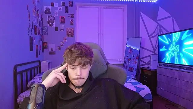 Snapshot of DENIS_HERE chatting on 02.06.25 DENIS HERE online show from 02.06.25