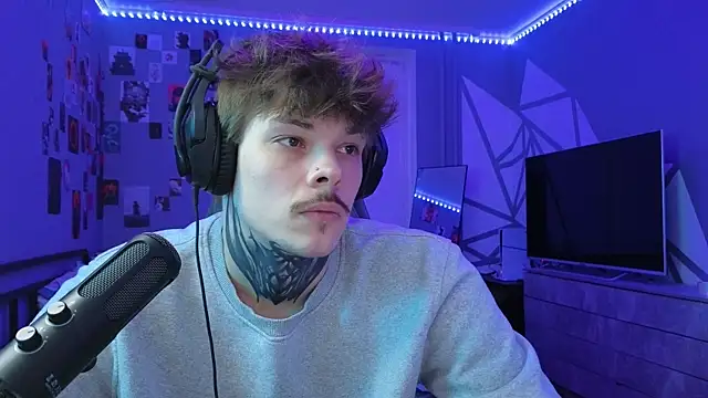 Snapshot of DENIS_HERE chatting on 02.07.25 DENIS HERE online show from 02.07.25