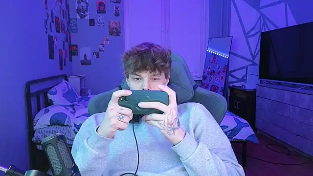 Snapshot of DENIS_HERE chatting on 02.07.25 DENIS HERE online show from 02.07.25