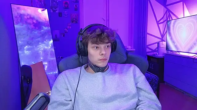 Snapshot of DENIS_HERE chatting on 02.15.25 DENIS HERE online show from 02.15.25