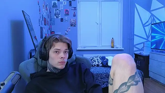 Snapshot of DENIS_HERE chatting on 02.18.25 DENIS HERE online show from 02.18.25