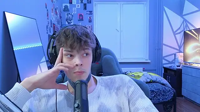 Snapshot of DENIS_HERE chatting on 02.28.25 DENIS HERE online show from 02.28.25