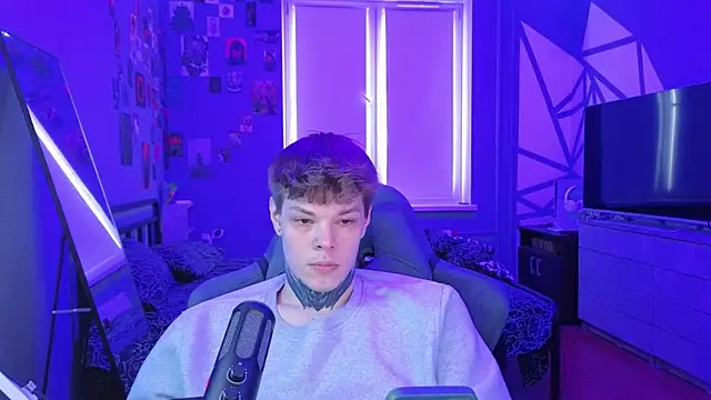 Snapshot of DENIS_HERE chatting on 03.13.25 DENIS HERE online show from 03.13.25