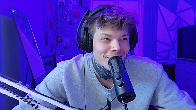 Snapshot of DENIS_HERE chatting on 03.13.25 DENIS HERE online show from 03.13.25