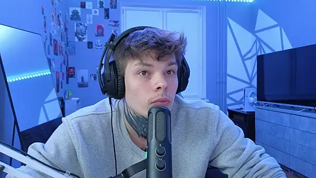 Snapshot of DENIS_HERE chatting on 03.16.25 DENIS HERE online show from 03.16.25