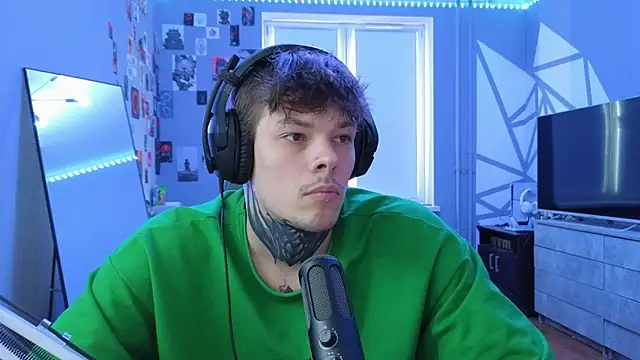 Snapshot of DENIS_HERE chatting on 03.19.25 DENIS HERE online show from 03.19.25