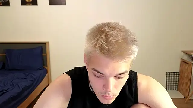 Snapshot of DENIS_HERE chatting on 09.09.25 DENIS HERE online show from 09.09.25