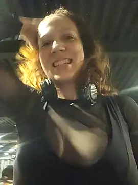 Exhibitionsplit online show from 10.29.25