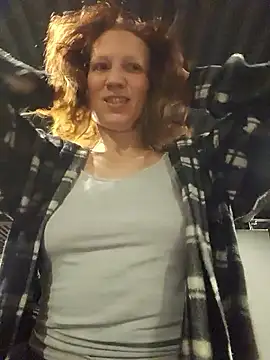 Exhibitionsplit online show from 12.17.25