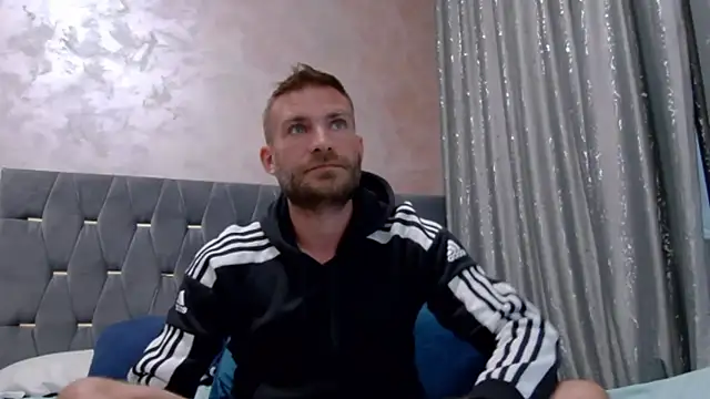 Snapshot of 10in_deluxe chatting on 10.24.25 10in deluxe online show from 10.24.25