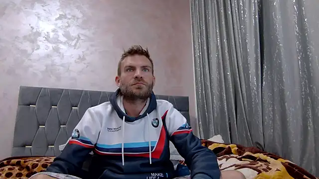 Snapshot of 10in_deluxe chatting on 11.21.25 10in deluxe online show from 11.21.25