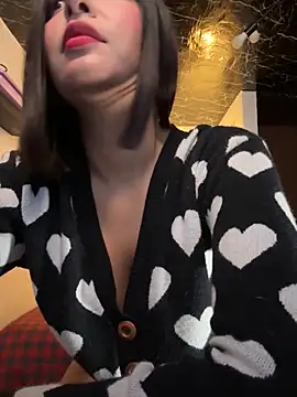 Snapshot of FoxyMx chatting on 09.30.25 FoxyMx online show from 09.30.25