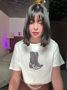 Snapshot of FoxyMx chatting on 02.13.26 FoxyMx online show from 02.13.26