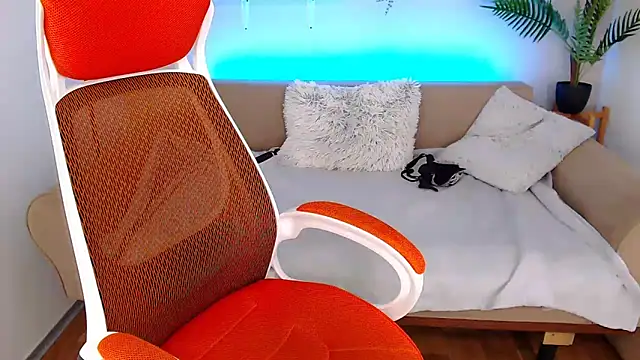 Snapshot of RedHeadBridget chatting on 02.06.25 RedHeadBridget online show from 02.06.25