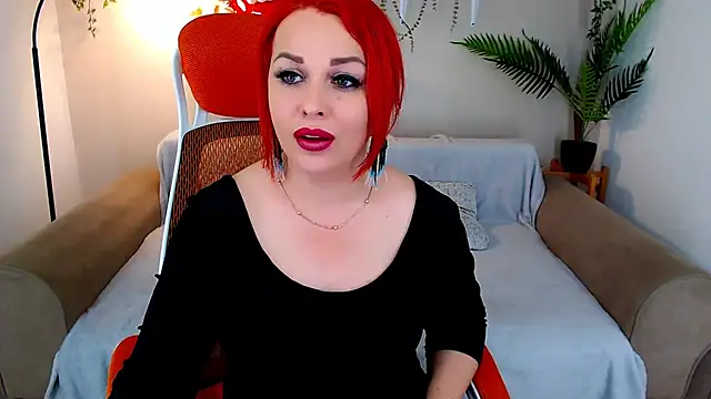 Snapshot of RedHeadBridget chatting on 02.22.25 RedHeadBridget online show from 02.22.25