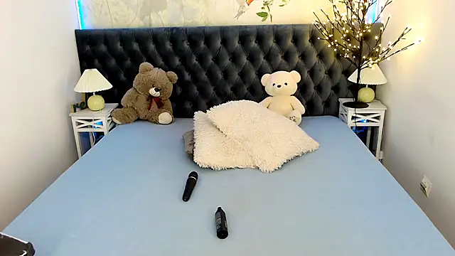 Snapshot of RedHeadBridget chatting on 10.06.25 RedHeadBridget online show from 10.06.25