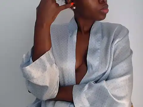 black   ghodess online show from 11.17.25