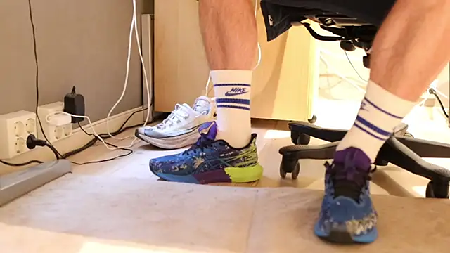 Snapshot of SneakerMaster_ chatting on 07.29.26 SneakerMaster online show from 07.29.26