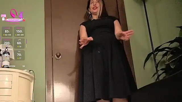 Snapshot of scarlett_moore chatting on 07.28.26 scarlett moore online show from 07.28.26