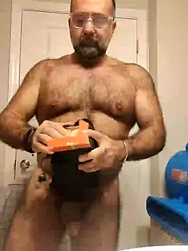 Snapshot of chainjulious chatting on 12.04.24 chainjulious online show from 12.04.24