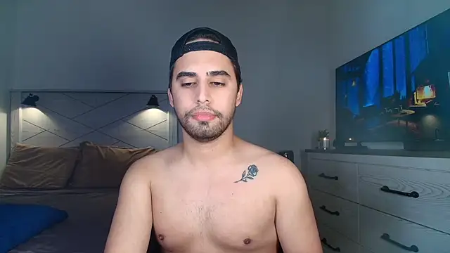 Snapshot of thonylewys chatting on 10.11.25 thonylewys online show from 10.11.25