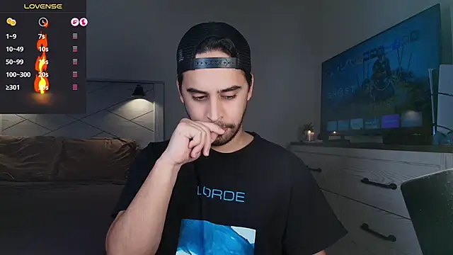 Snapshot of thonylewys chatting on 10.14.25 thonylewys online show from 10.14.25