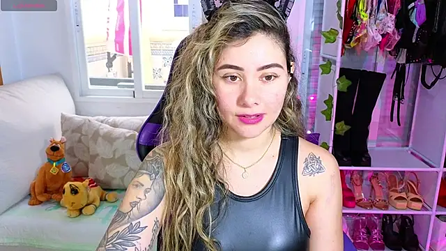 Snapshot of Tawny_cox chatting on 02.22.25 Tawny cox online show from 02.22.25