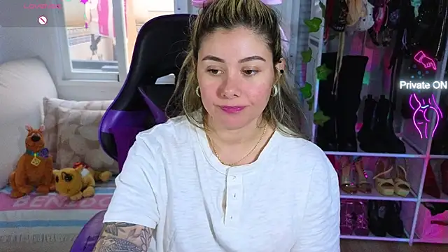 Snapshot of Tawny_cox chatting on 03.19.25 Tawny cox online show from 03.19.25
