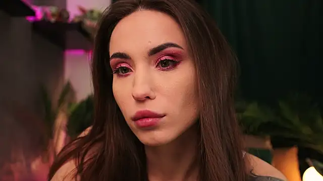 Snapshot of BabyYoda- chatting on 01.09.25 BabyYoda- online show from 01.09.25