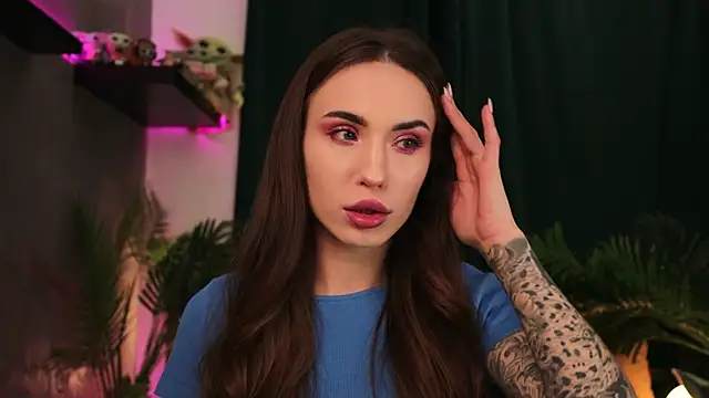 Snapshot of BabyYoda- chatting on 01.09.25 BabyYoda- online show from 01.09.25