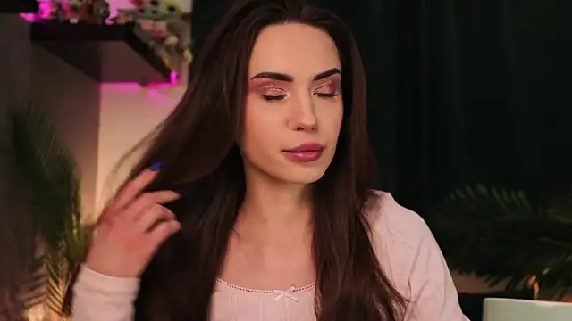 Snapshot of BabyYoda- chatting on 02.08.25 BabyYoda- online show from 02.08.25