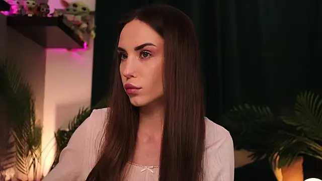 Snapshot of BabyYoda- chatting on 02.10.25 BabyYoda- online show from 02.10.25