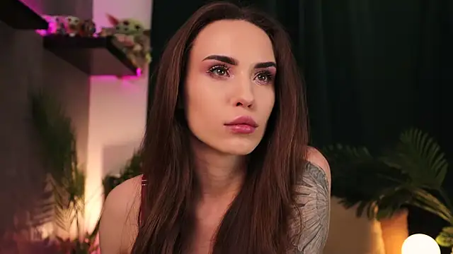 Snapshot of BabyYoda- chatting on 02.12.25 BabyYoda- online show from 02.12.25