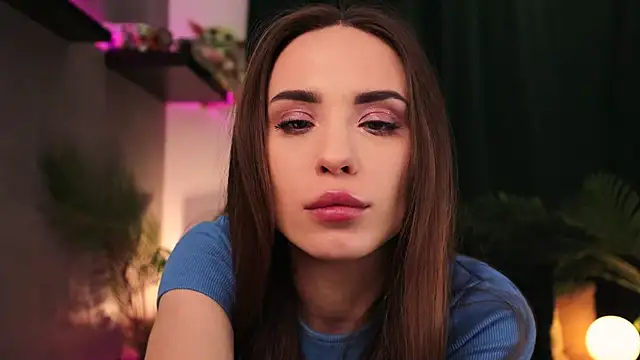 Snapshot of BabyYoda- chatting on 02.12.25 BabyYoda- online show from 02.12.25