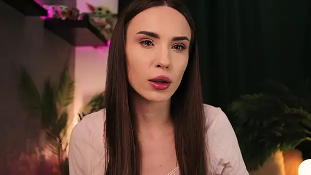 Snapshot of BabyYoda- chatting on 03.06.25 BabyYoda- online show from 03.06.25