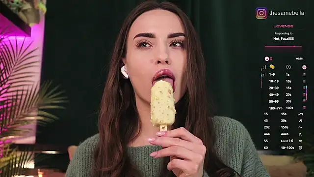 Snapshot of BabyYoda- chatting on 10.04.25 BabyYoda- online show from 10.04.25