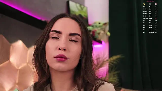 Snapshot of BabyYoda- chatting on 03.10.26 BabyYoda- online show from 03.10.26