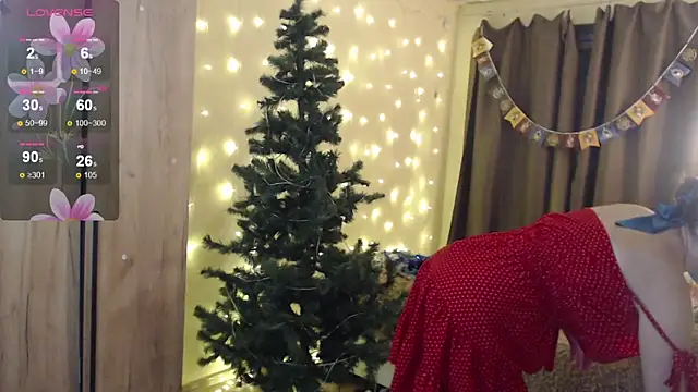 Snapshot of _miss_ella_ chatting on 12.10.24 miss ella online show from 12.10.24