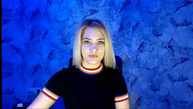 Snapshot of nika_gold1 chatting on 12.21.25 nika gold1 online show from 12.21.25