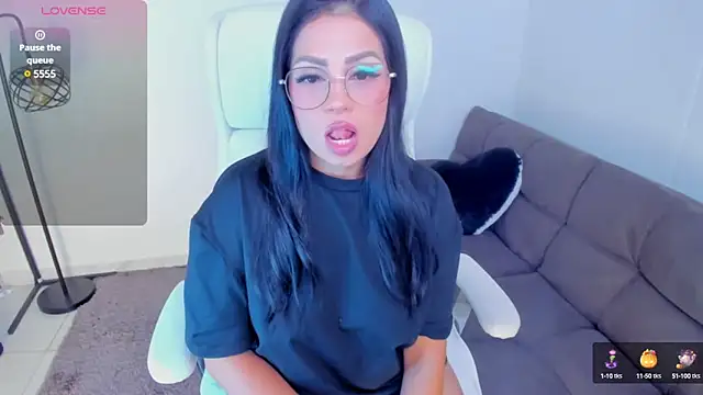 Snapshot of dominique21_ chatting on 02.27.25 dominique21  online show from 02.27.25