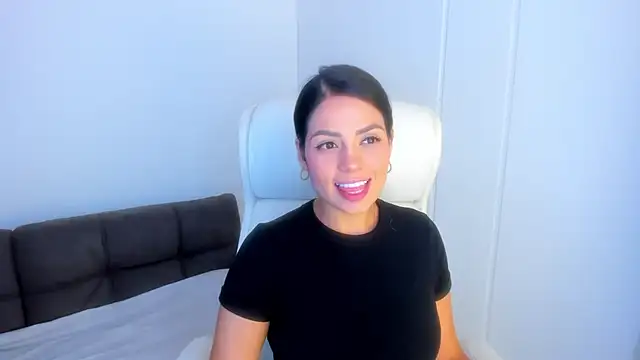 Snapshot of dominique21_ chatting on 10.08.25 dominique21  online show from 10.08.25