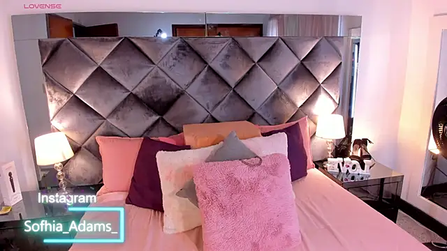 Snapshot of sofhiaa_adaams chatting on 02.01.25 sofhiaa adaams online show from 02.01.25